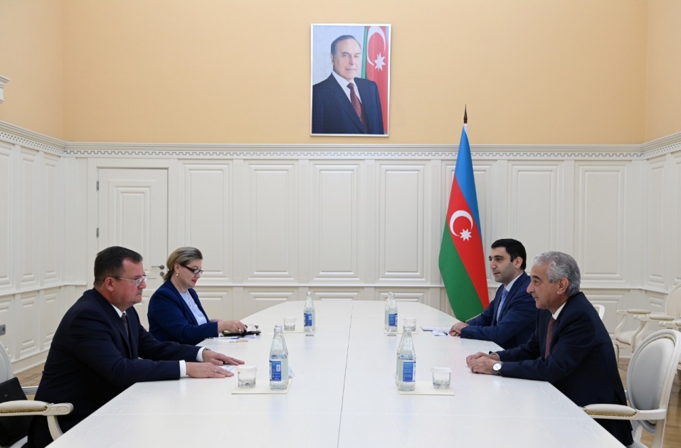 阿塞拜疆副总理阿里·艾哈迈多夫会见白俄罗斯驻阿塞拜疆大使