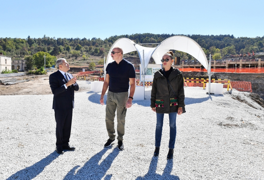 President Ilham Aliyev and First Lady Mehriban Aliyeva viewed construction progress at new residential complex in Shusha VIDEO