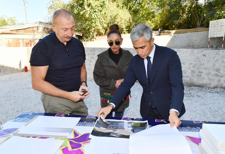 Se familiarizaron con las obras que se están llevando a cabo en el hotel renovado y reformado de Shusha