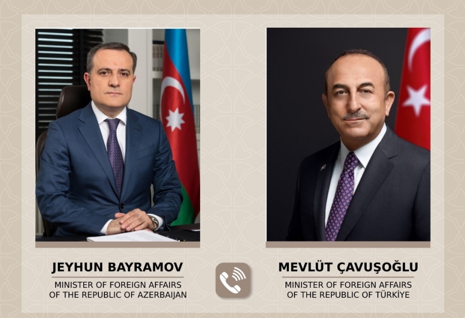 Los Cancilleres de Azerbaiyán y Türkiye mantienen una conversación telefónica