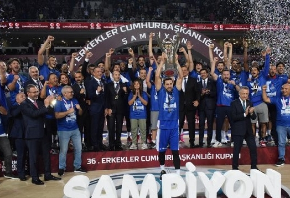 “Anadolu Efes” tarixində 13-cü dəfə Türkiyə Superkuboku yarışının qalibi olub
