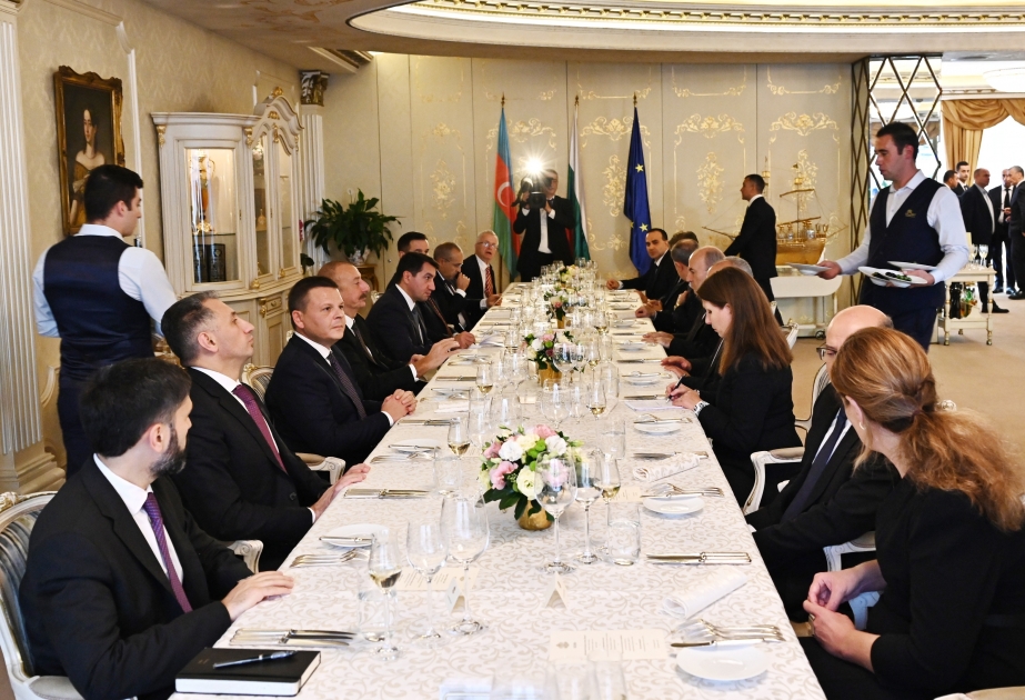 Dinner was hosted in honor of President Ilham Aliyev VIDEO