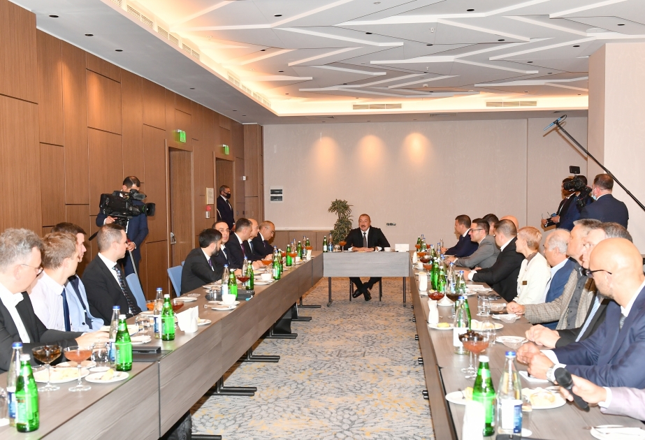 El presidente de Azerbaiyán se reunió en Sofía con representantes de la comunidad empresarial búlgara