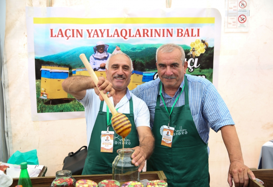 Bal yarmarkasında 120 ton məhsul satışa çıxarılıb VİDEO