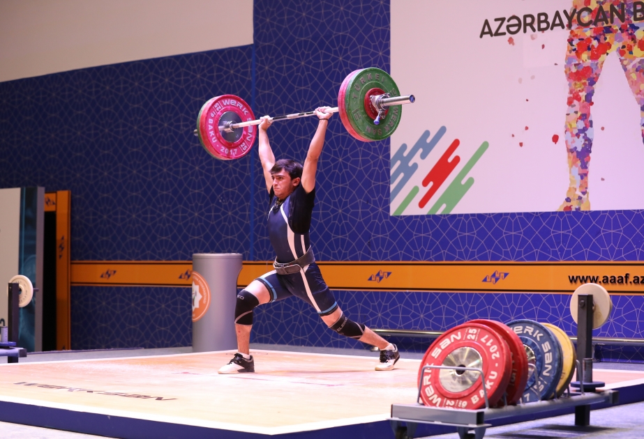 Ağır atletika üzrə Azərbaycan birinciliyində ilk yarış günü yekunlaşıb