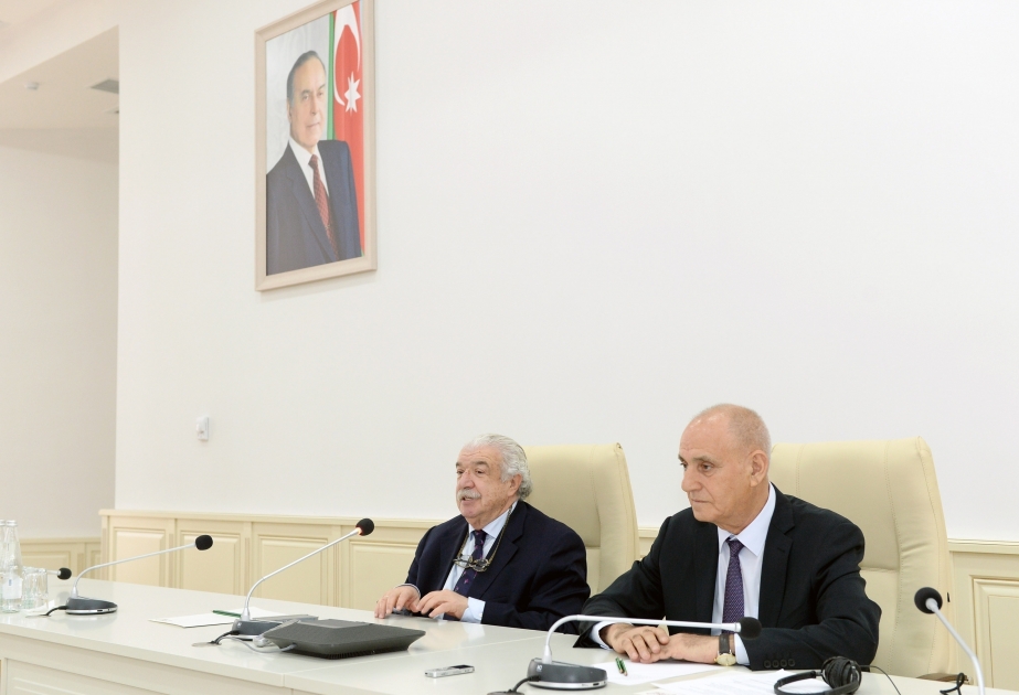 Renowned journalist Mikhail Gusman holds master classes at AZERTAC VIDEO