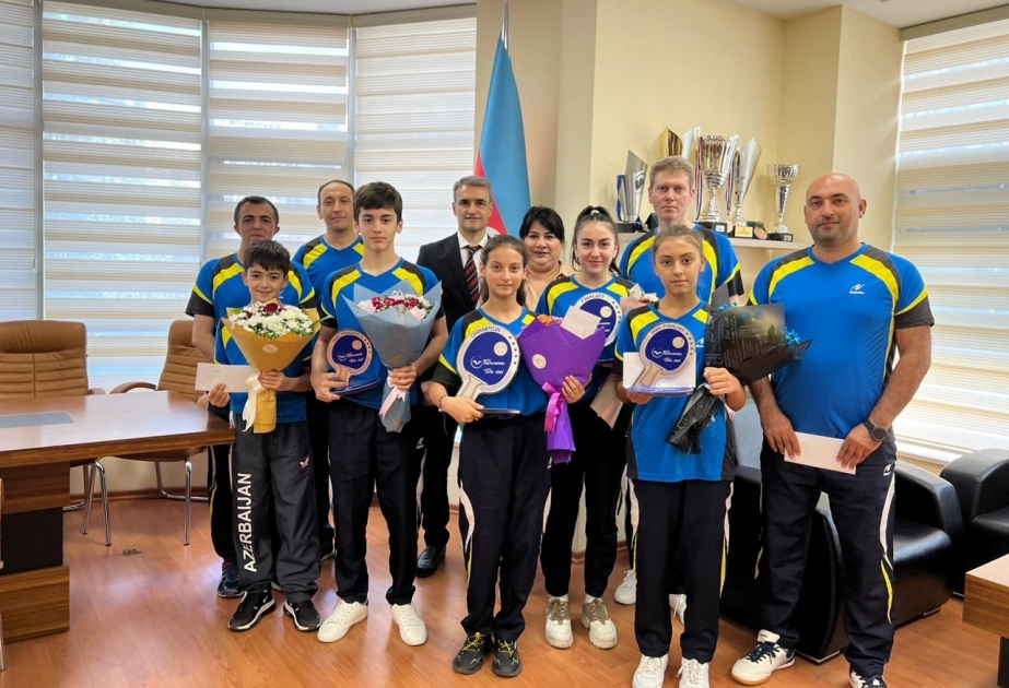 Tbilisidə beynəlxalq turnirdə uğurla çıxış edən stolüstü tennisçilərimiz mükafatlandırılıblar