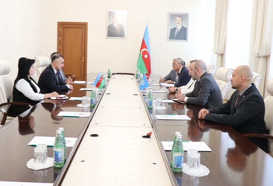 Ministerio de Sanidad de Azerbaiyán acoge una reunión con una delegación de la Misión de Evaluación de la OMS