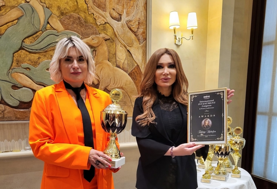 Azerbaijani fashion designer Fakhriya Khalafova awarded nomination "Annual Awards for Top Influencers-2022"