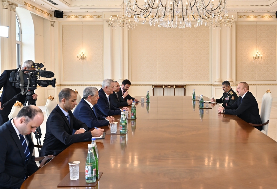 阿塞拜疆总统接见以色列国防部长