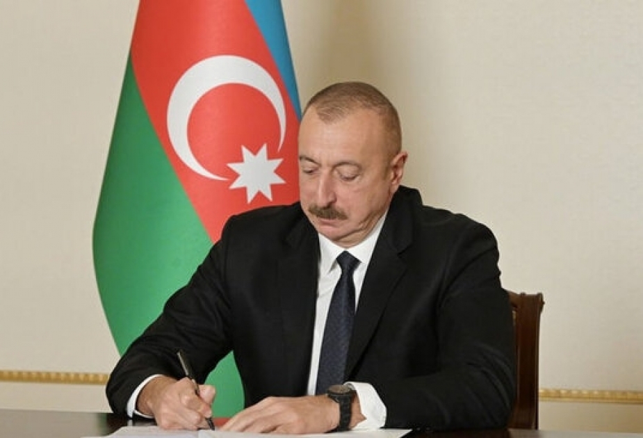 Fənn olimpiadalarının keçirilməsində və şagirdlərin hazırlığı sahəsində fərqlənən təhsil işçiləri təltif edilib - SƏRƏNCAM