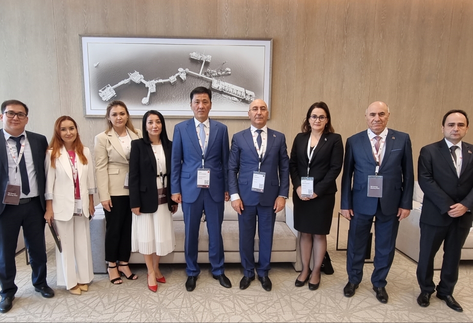 Azerbaiyán y Kazajstán firman un memorando de entendimiento sobre infraestructuras de calidad halal