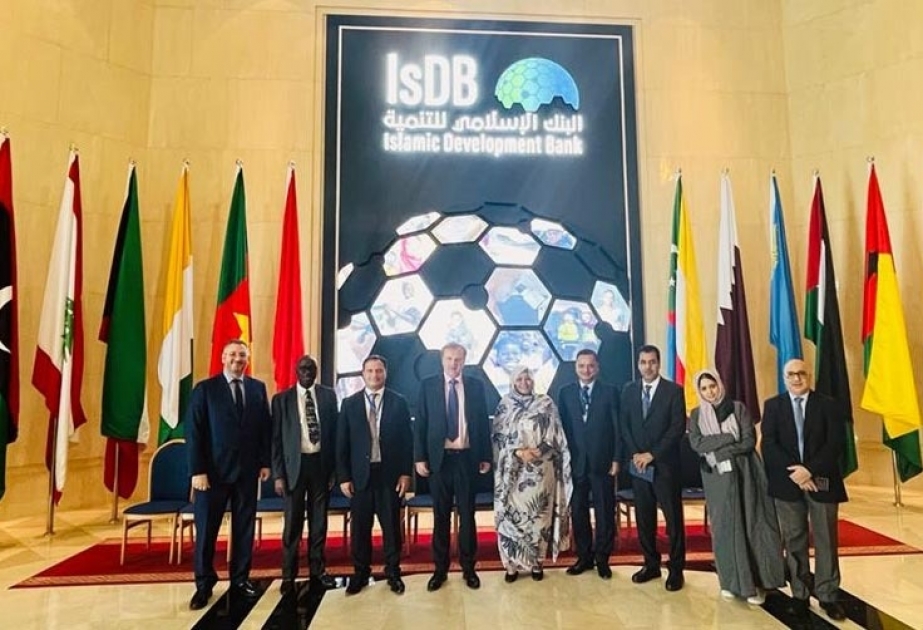 الإيسيسكو والبنك الإسلامي للتنمية يبحثان التعاون في تنفيذ عدد من البرامج بدول العالم الإسلامي