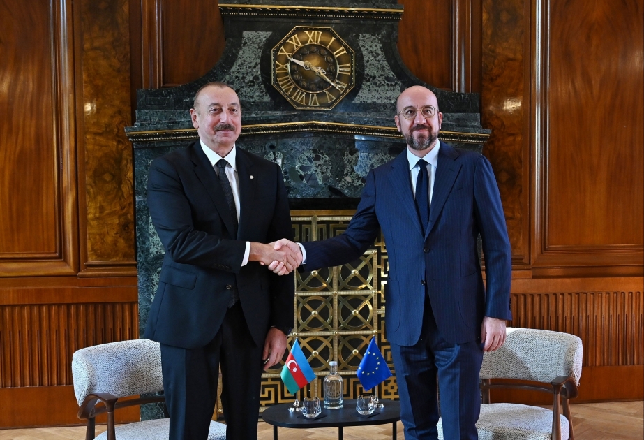 伊利哈姆·阿利耶夫总统与欧洲理事会主席在布拉格举行会晤