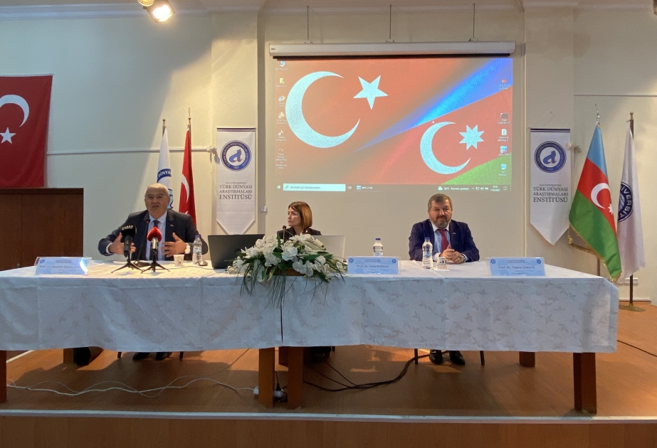 İzmirdə “44 günlük Vətən müharibəsi: Böyük Zəfərə gedən yol” mövzusunda konfrans keçirilib