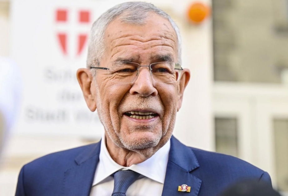 Alexander Van der Bellen wins 2nd term as Austria's president