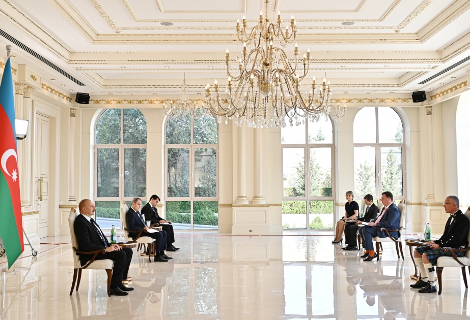 El presidente de Azerbaiyán alaba el estudio de la lengua azerbaiyana por parte del embajador del Reino Unido