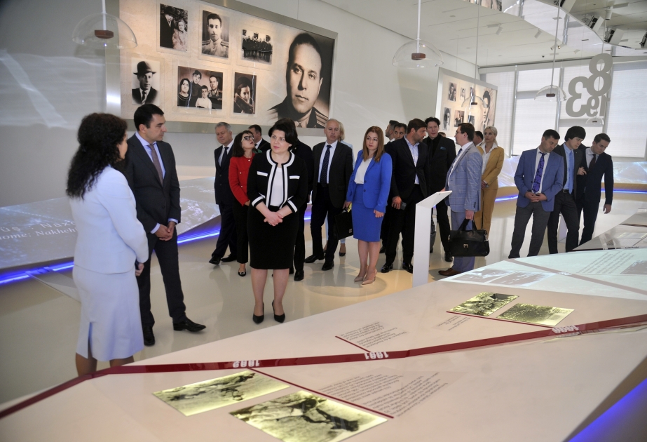 Премьер-министр Республики Молдова Наталья Гаврилица побывала в Центре Гейдара Алиева