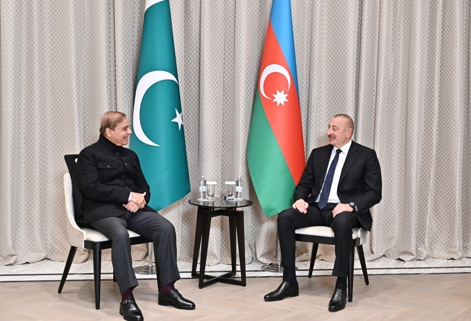 Präsident von Aserbaidschan Ilham Aliyev trifft sich in Astana mit Pakistans Premierminister VIDEO