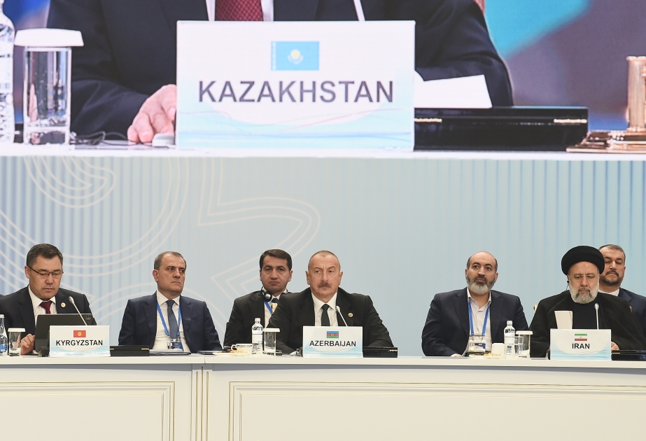 Президент Ильхам Алиев: Азербайджан вносит важный вклад в развитие транспортных коридоров Восток-Запад и Север-Юг