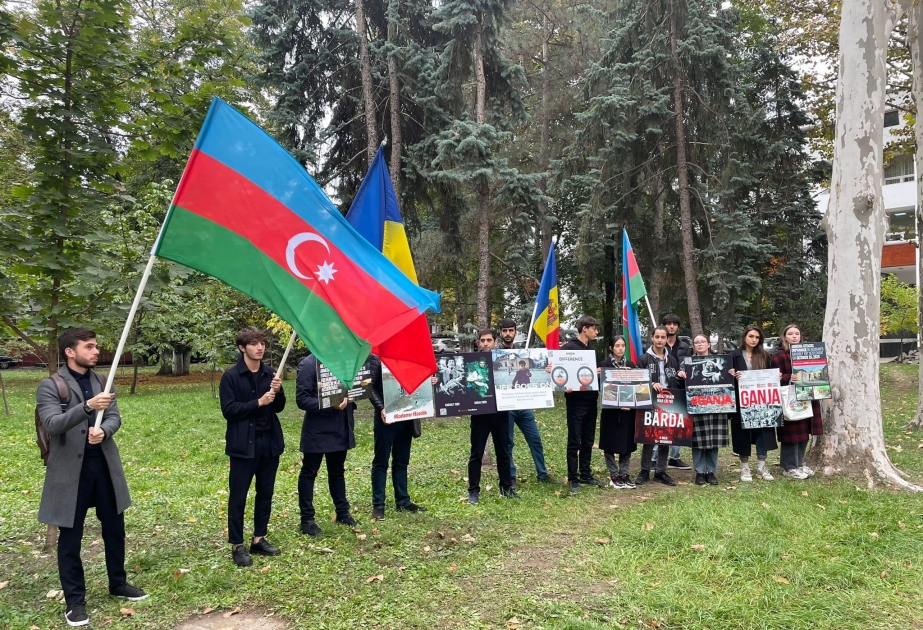 Азербайджанская диаспора в Молдове провела пикет в знак протеста против агрессии Армении