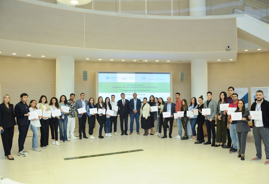 Un especialista de Al Jazeera imparte formación a periodistas de Azerbaiyán