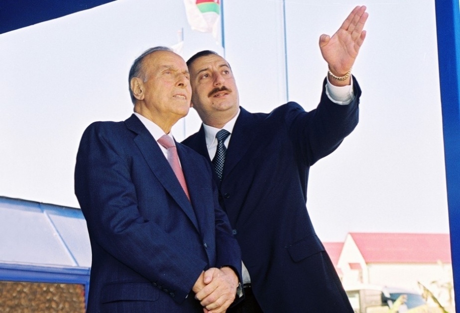 Azərbaycan xalqı 19 il öncə İlham Əliyevi Prezident seçməklə ölkədə Heydər Əliyev siyasətinə alternativin olmadığını göstərdi