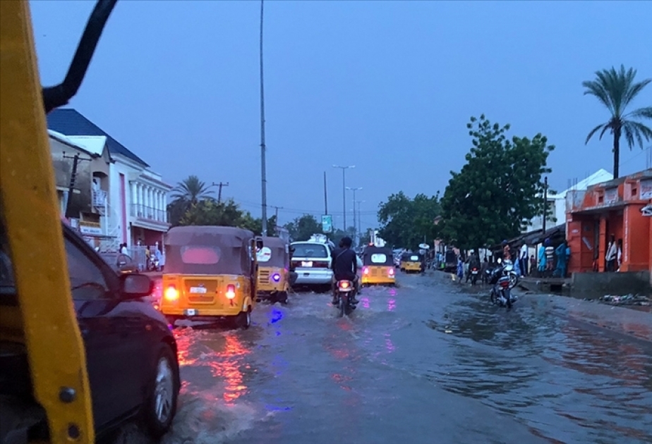 Nigeriyada daşqınlar nəticəsində 90 minə yaxın ev su altında qalıb VİDEO
