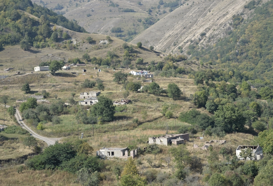 Dorf Hajikand im Rayon Kelbadschar