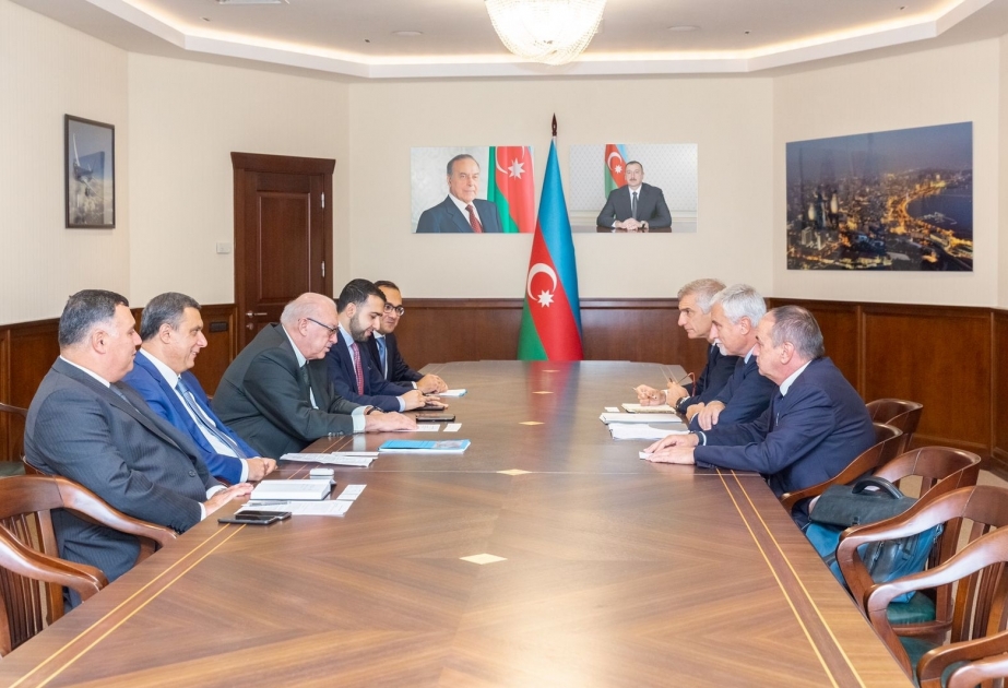AZAL y la empresa italiana discuten la cooperación en el ámbito de la aviación civil de Azerbaiyán