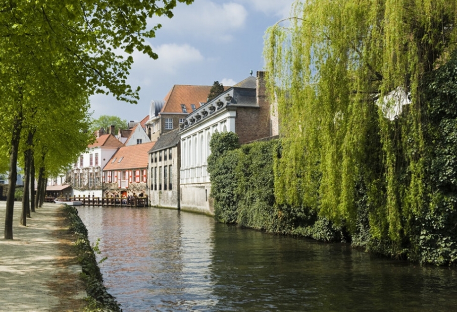 Historic Centre of Brugge – outstanding example of a medieval historic settlement, one of commercial and cultural capitals of Europe