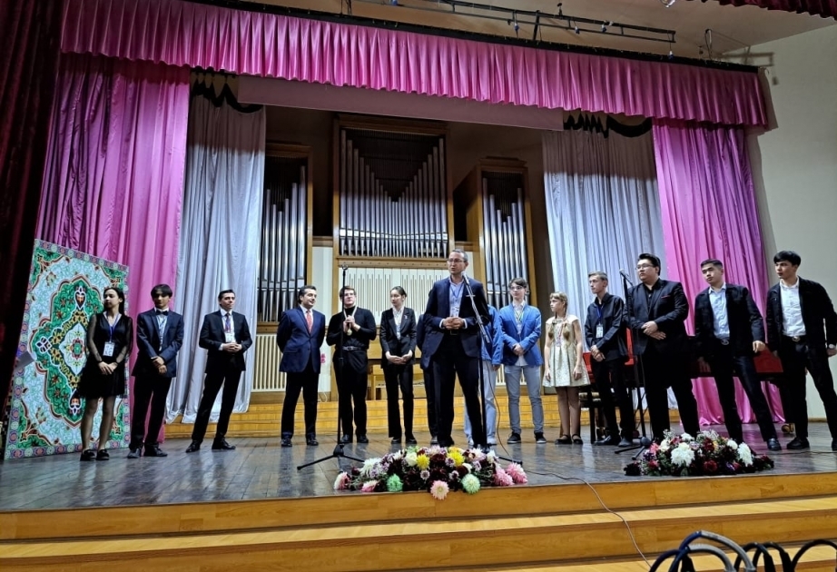 La Escuela Central de Artes representó a Azerbaiyán en los XVI Juegos Délficos de Dushanbe