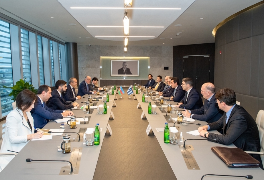 Ministros de Azerbaiyán y Grecia discuten la cooperación en el ámbito energético
