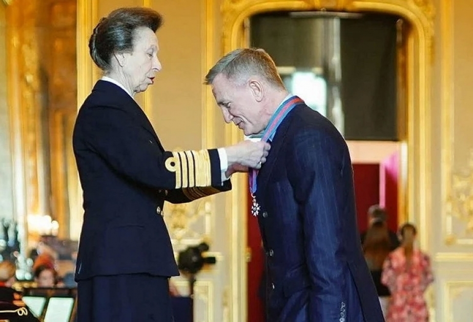 Daniel Craig receives Order of Saint Michael and Saint George