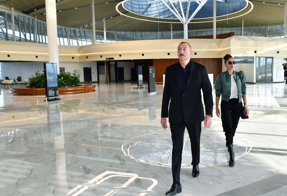 Präsident Ilham Aliyev und First Lady Mehriban Aliyeva lernen auf internationalem Flughafen Zangilan geschaffene Bedingungen kennen VIDEO
