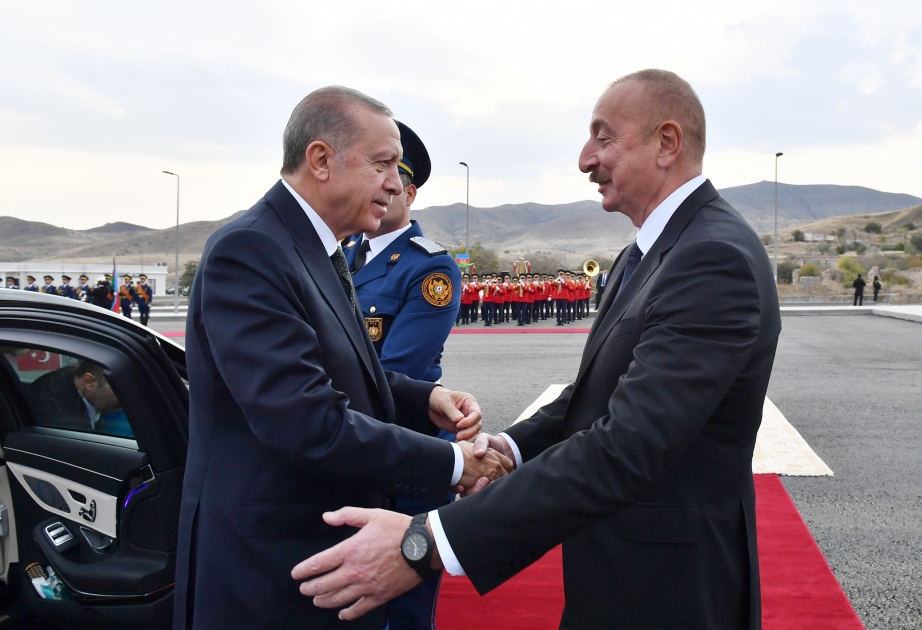 Recep Tayyip Erdogan celebra una ceremonia oficial de bienvenida en Jabrail  La ceremonia oficial de bienvenida del presidente turco se lleva a cabo en la ciudad de Jabrail