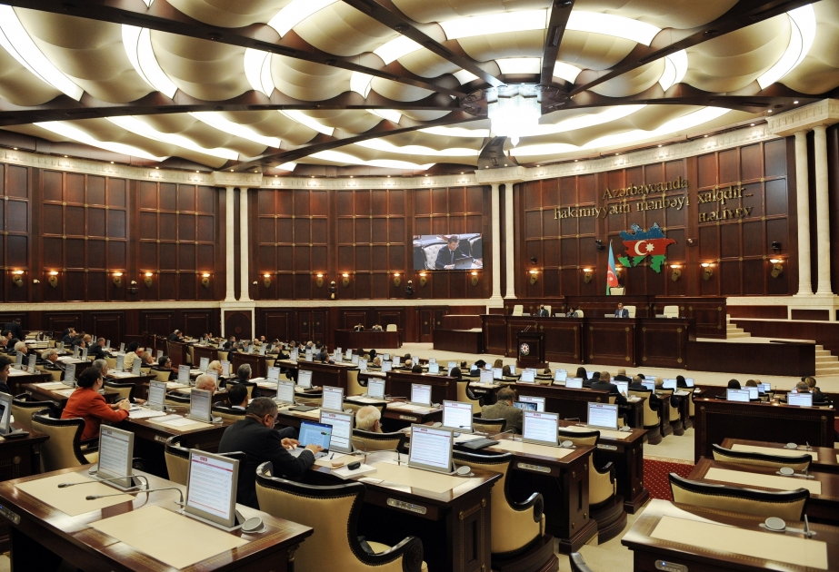 Azerbaiyán y Argelia suprimen la obligación de visado para los titulares de pasaportes diplomáticos
