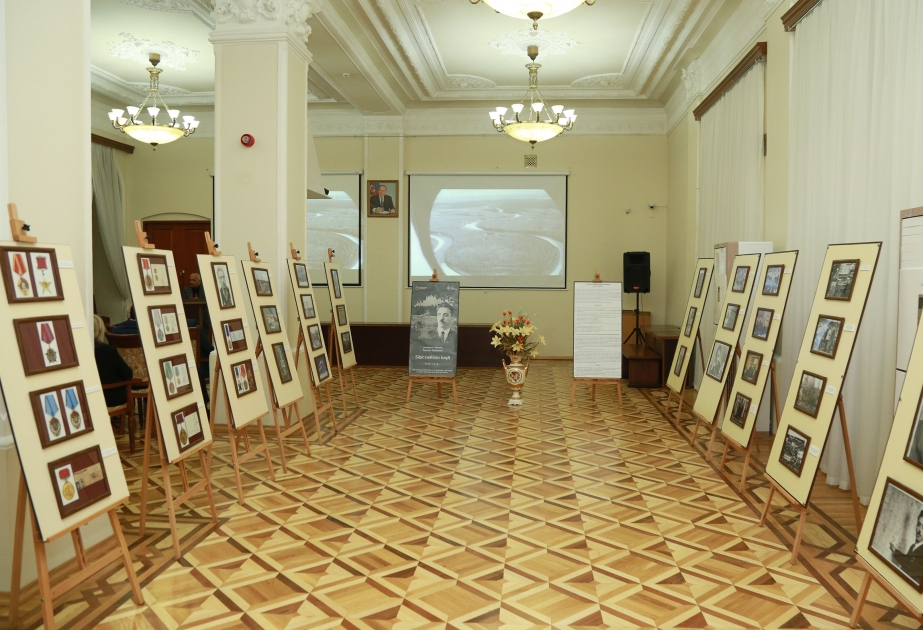 В Музее истории открылась фотовыставка “Азербайджанский Прометей – Фарман Салманов. Открытие сибирской нефти”