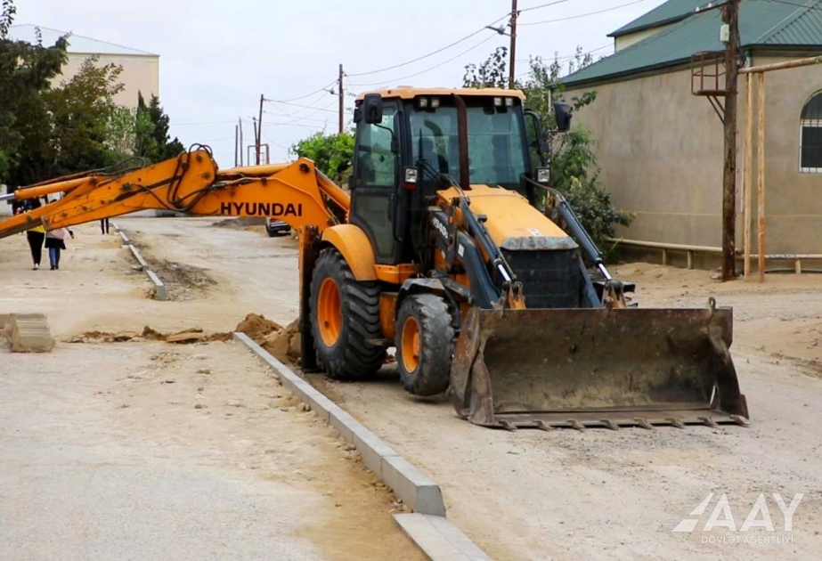 Zığ qəsəbəsində məhəllədaxili yollarda təmir işləri aparılır