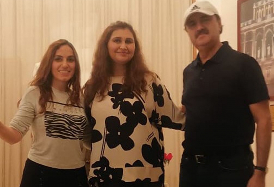 Defensor del Pueblo de la República Islámica de Pakistán visita el Museo de Literatura en Bakú