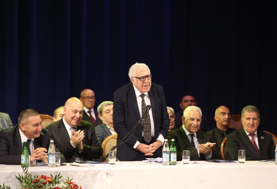 Se celebra en Bakú el XIII Congreso de Escritores de Azerbaiyán