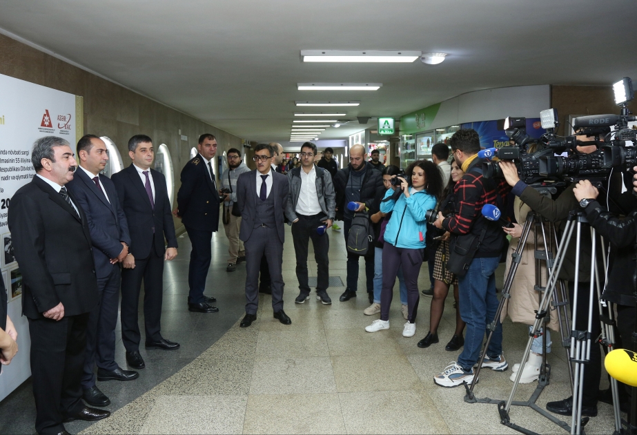 “Gənclik” stansiyasının keçidlərində Bakı metrosunun tarixini əks etdirən sərgi açılıb VİDEO