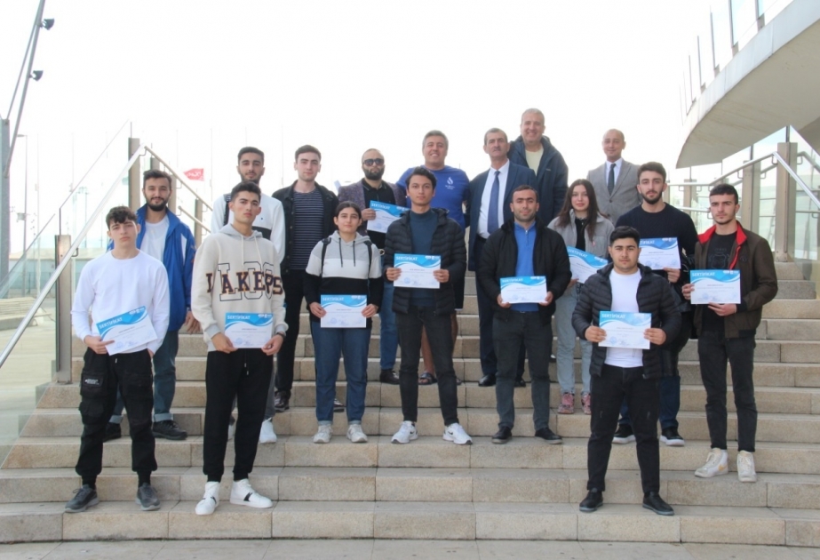 Azərbaycanda məşqçilər üçün üzgüçülük üzrə seminar keçirilib