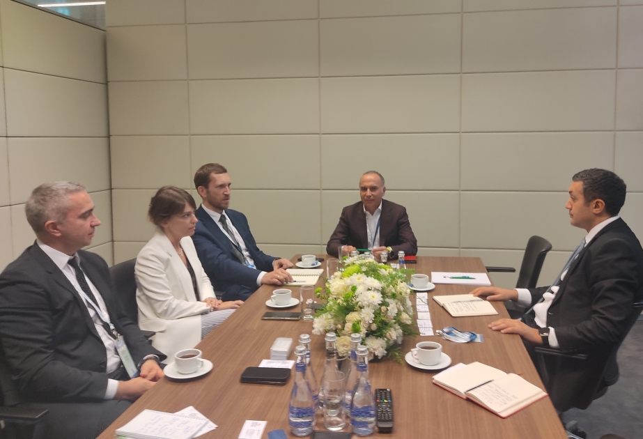 ممثلو غرفة التجارة والصناعة الفرنسية الروسية يزورون أذبرومو في باكو