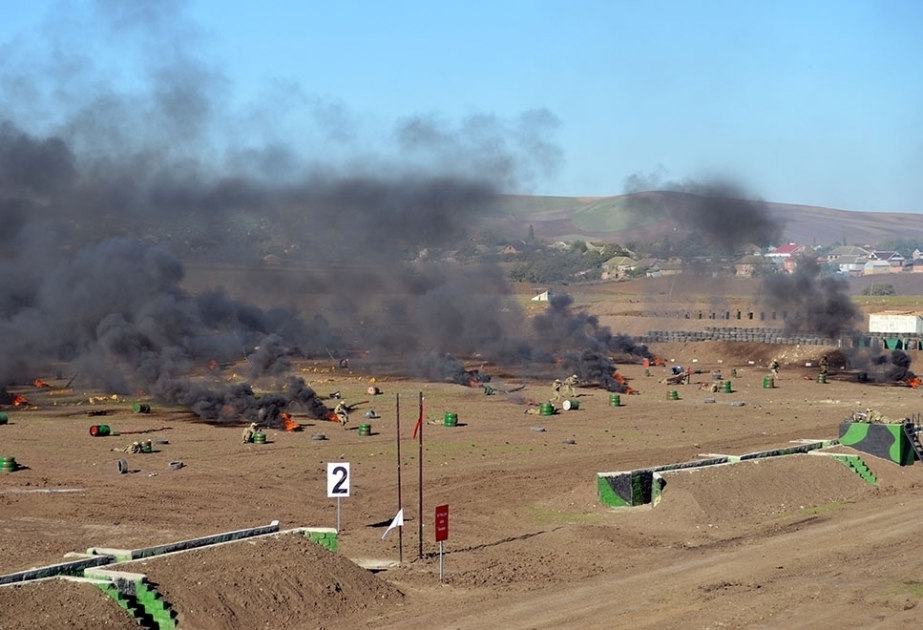 Azerbaijan `s Defense Minister inspects units and formations stationed in southern region VIDEO