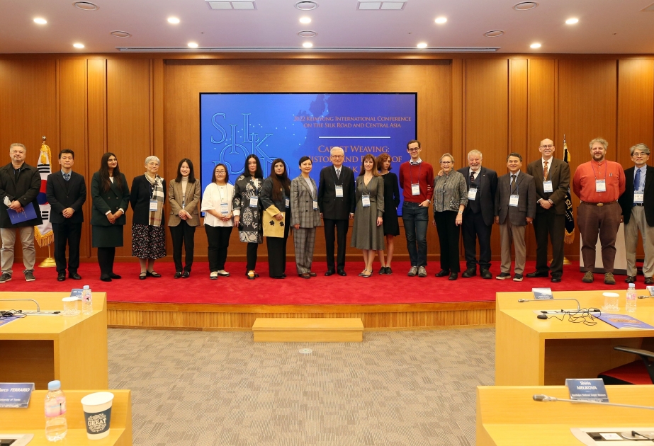 La Directora del museo de la alfombra asiste a una conferencia internacional en Corea del Sur