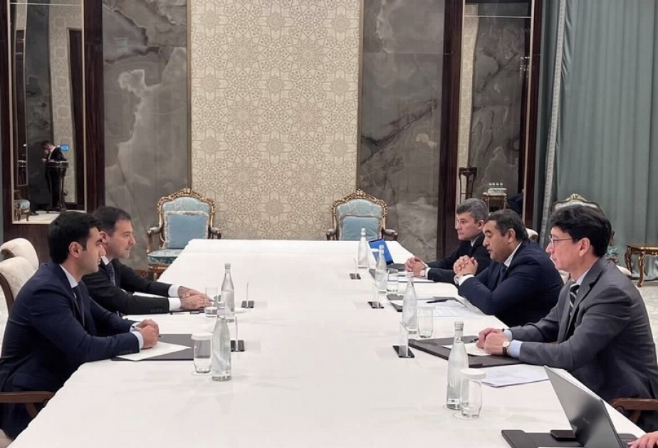 Se discute la cooperación entre los bancos centrales de Azerbaiyán y Uzbekistán