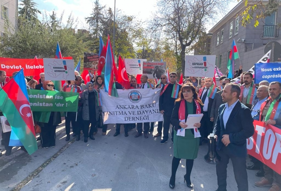 Ankarada Fransanın Türkiyədəki səfirliyinin qarşısında etiraz aksiyası keçirilib VİDEO