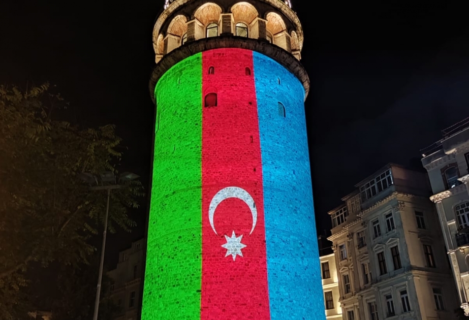 Zəfər Günü münasibətilə İstanbulun rəmzləri Azərbaycan Bayrağının rəngləri ilə işıqlandırılıb