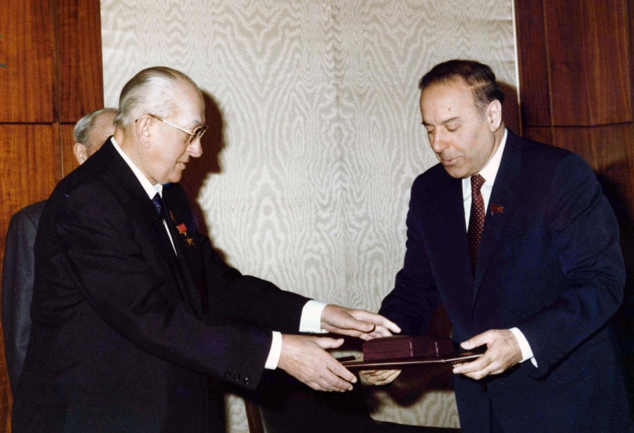 Xalqa bağışlanmış ömürdən anlar: 1983-cü il